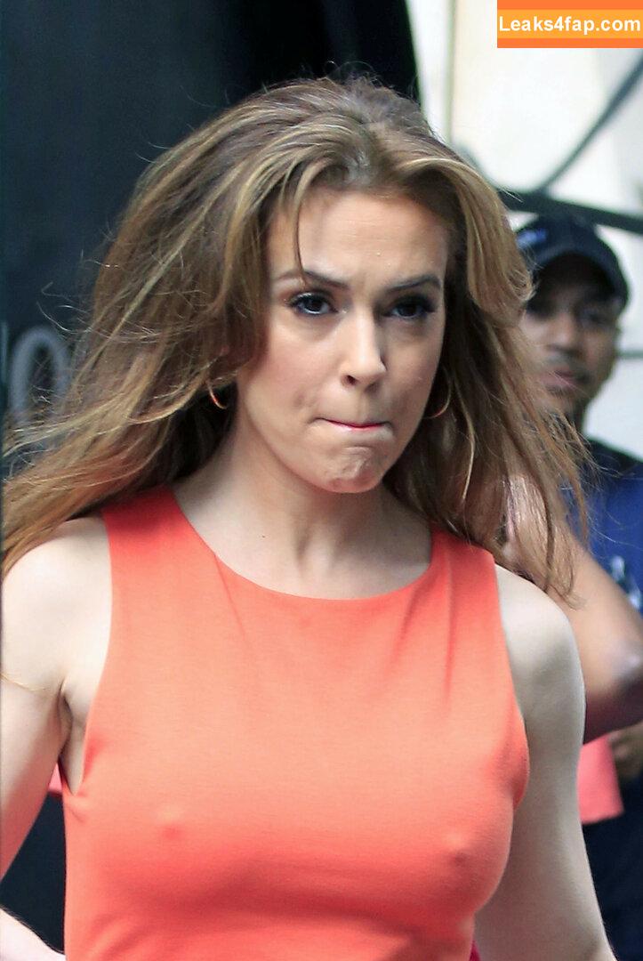 Alyssa Milano / alyssa_milano / milano_alyssa / milanoxxx leaked photo photo #0011