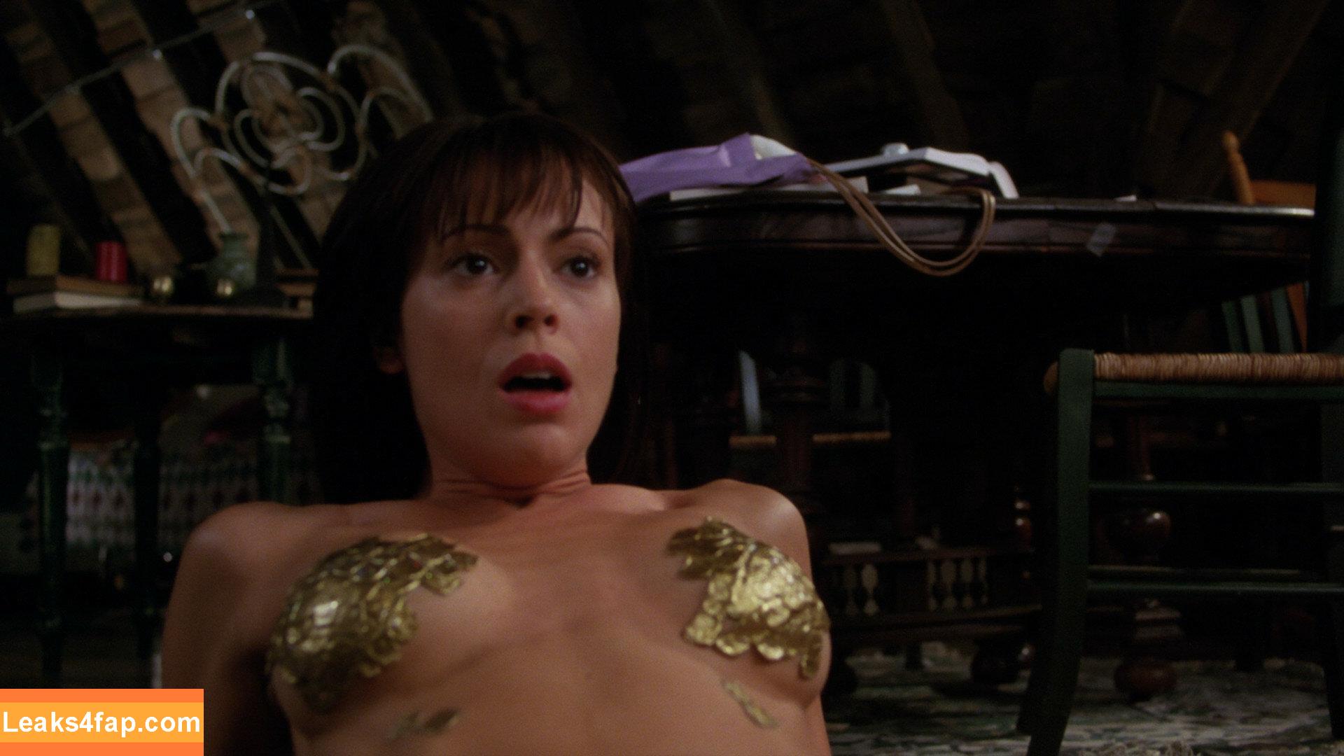 Alyssa Milano / alyssa_milano / milano_alyssa / milanoxxx leaked photo photo #0051