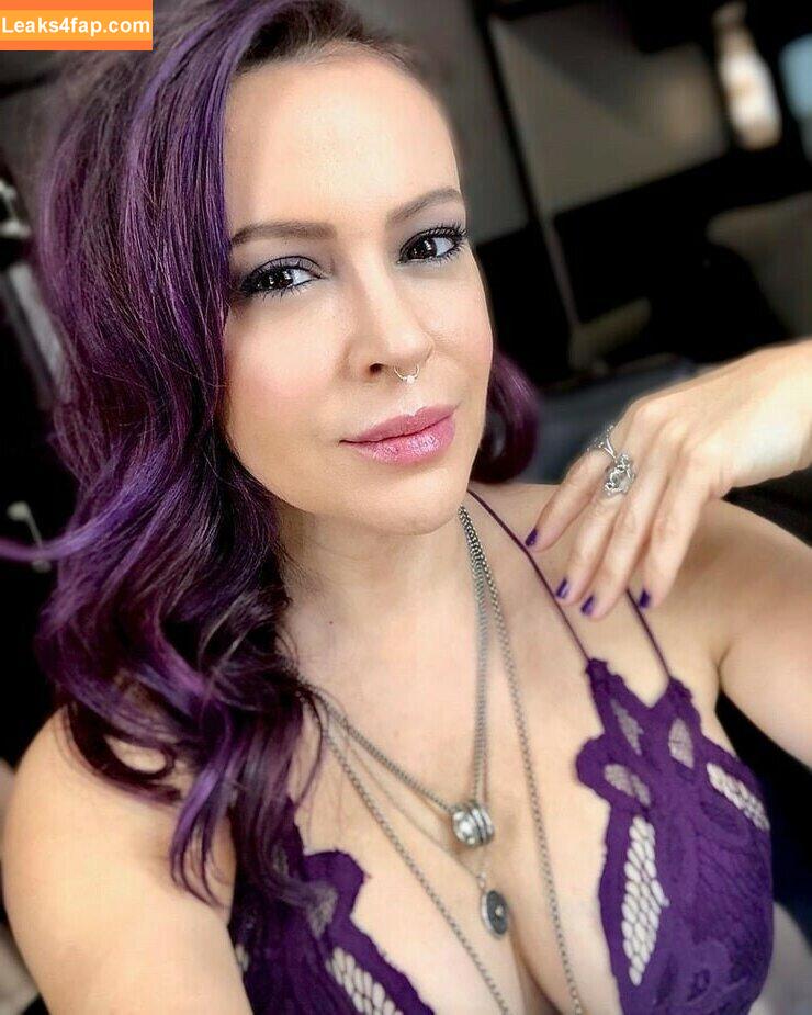 Alyssa Milano / alyssa_milano / milano_alyssa / milanoxxx leaked photo photo #0158