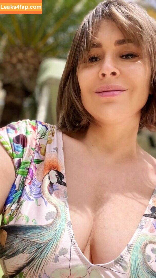 Alyssa Milano / alyssa_milano / milano_alyssa / milanoxxx leaked photo photo #0168