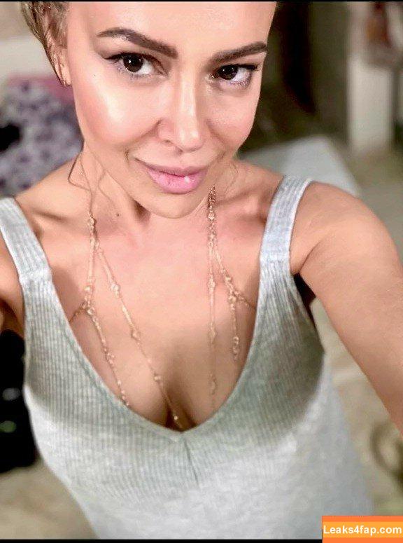 Alyssa Milano / alyssa_milano / milano_alyssa / milanoxxx leaked photo photo #0255