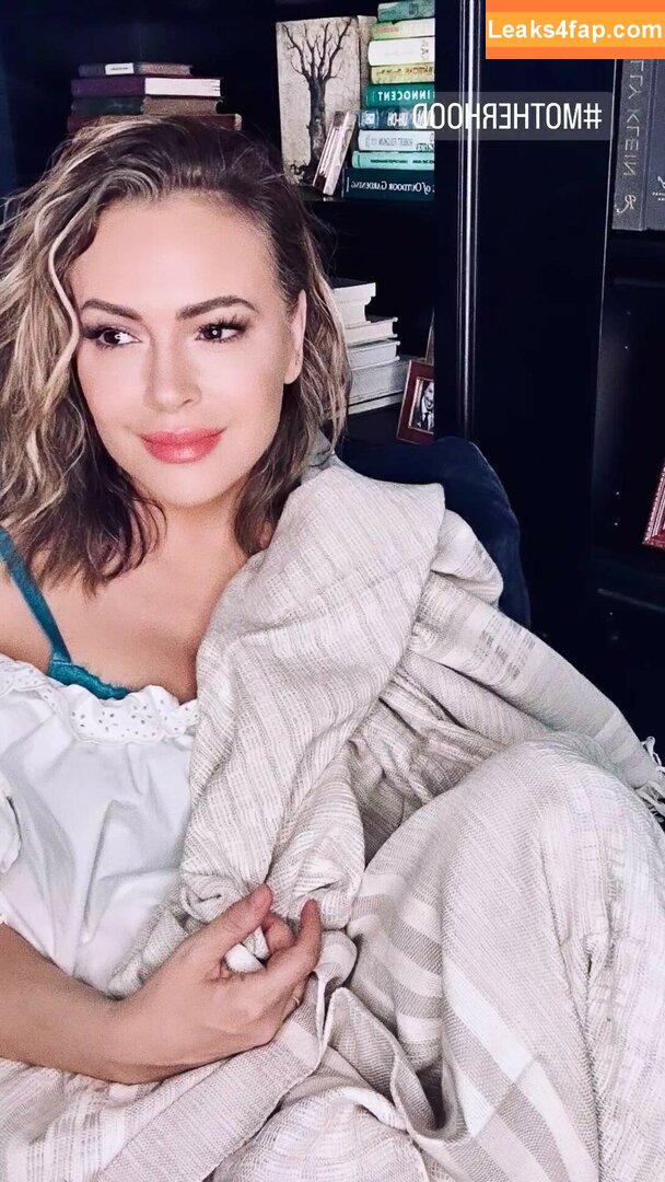 Alyssa Milano / alyssa_milano / milano_alyssa / milanoxxx leaked photo photo #0259