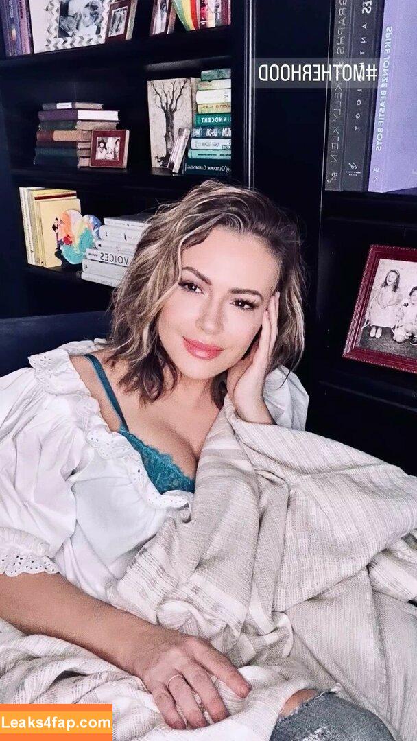 Alyssa Milano / alyssa_milano / milano_alyssa / milanoxxx leaked photo photo #0260