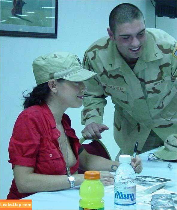 Alyssa Milano / alyssa_milano / milano_alyssa / milanoxxx leaked photo photo #0321