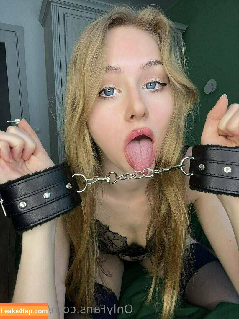 alyssa9 / allyssaap_ / alyssalynch leaked photo photo #0960