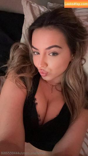 alyssabankss photo #0037