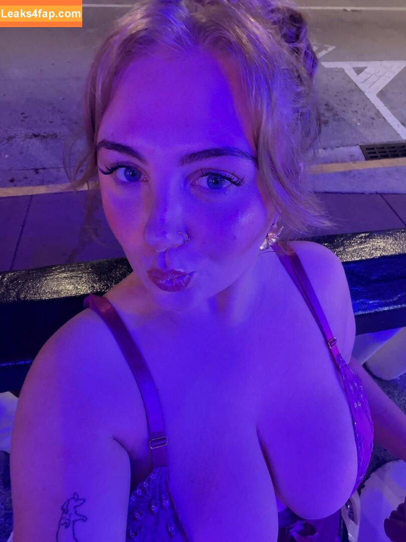 Alyssaholmes6969 / alyssa._.holmes leaked photo photo #0172