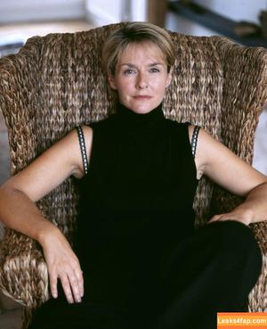 Amanda Burton photo #0013