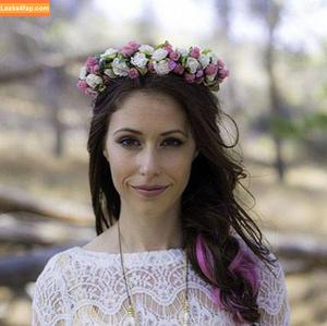 Amanda Crew фото #0023