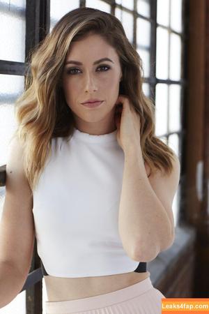 Amanda Crew photo #0037