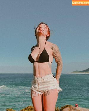Amanda Foster photo #0009