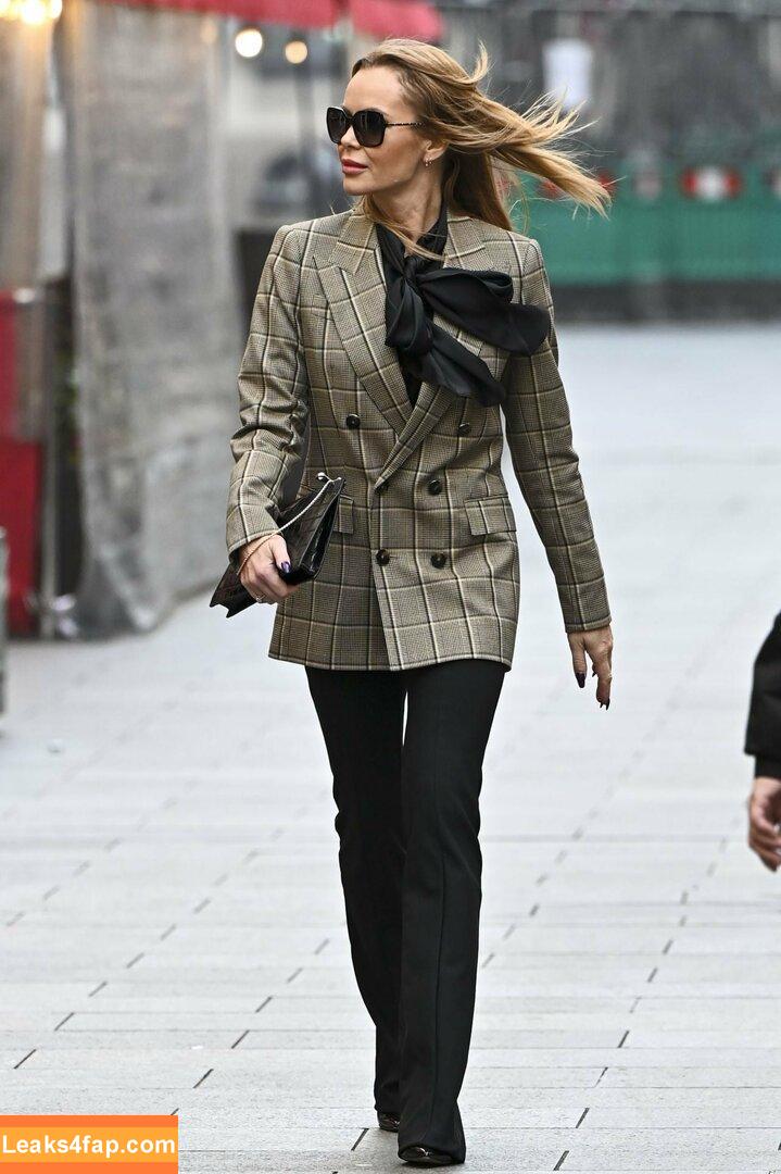 Amanda Holden / noholdenback слитое фото фото #0111