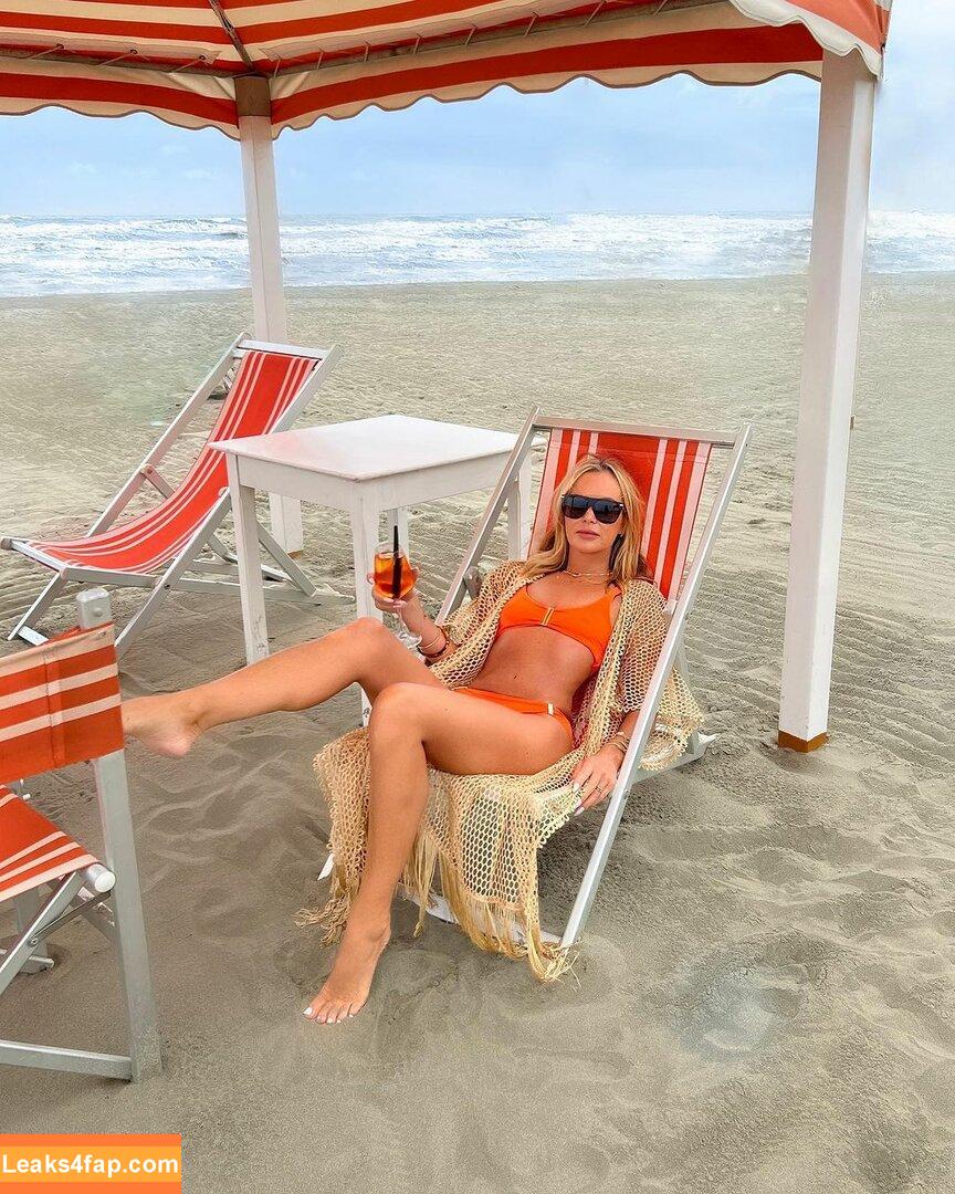 Amanda Holden / noholdenback leaked photo photo #0698