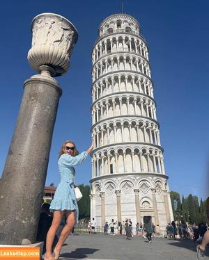 Amanda Holden photo #0687