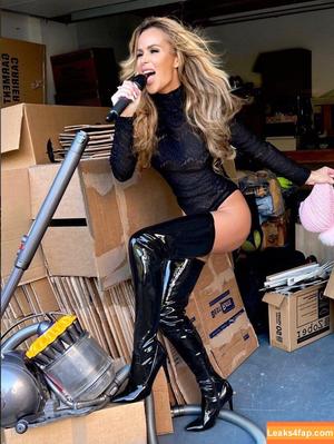 Amanda Holden photo #0708