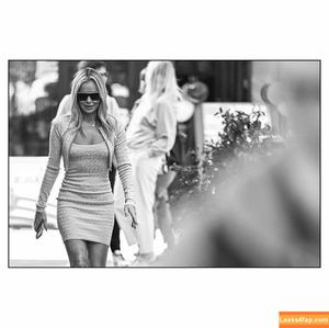 Amanda Holden photo #0819