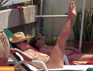 Amanda Holden photo #0928