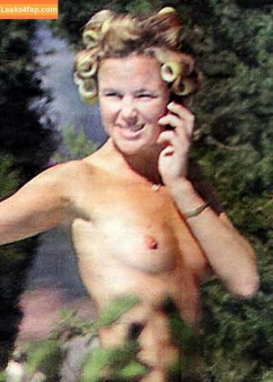 Amanda Holden photo #0937