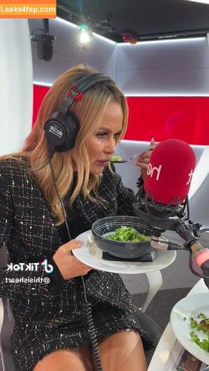 Amanda Holden photo #0945