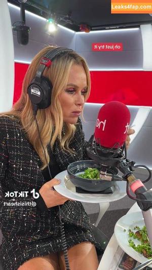 Amanda Holden photo #0946
