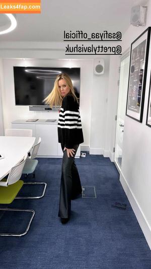 Amanda Holden photo #0989