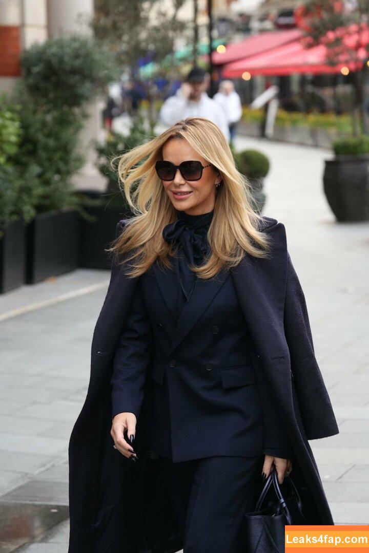 Amanda Holden / noholdenback leaked photo photo #1364