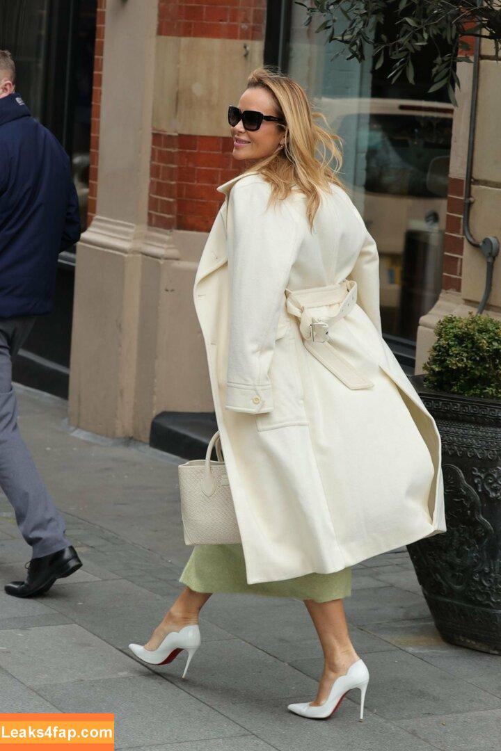 Amanda Holden / noholdenback leaked photo photo #1367