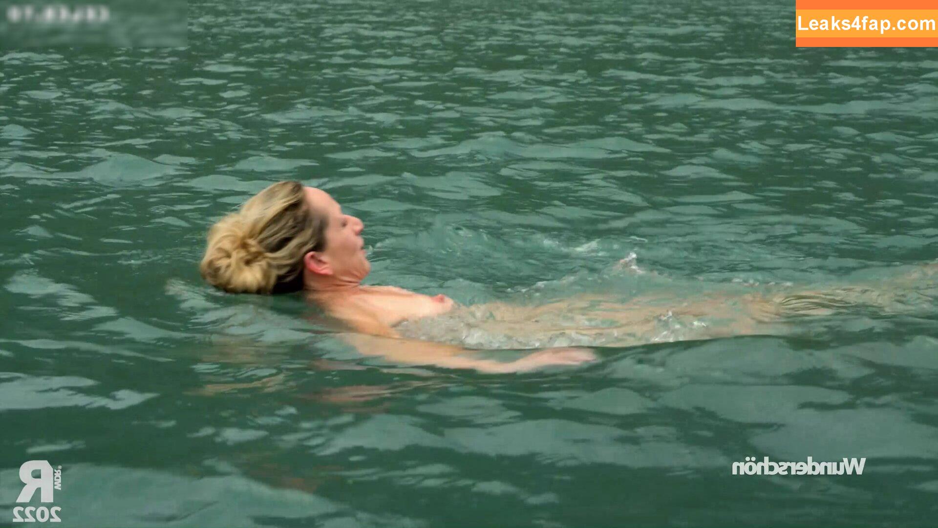 Amanda Holden / noholdenback leaked photo photo #1856