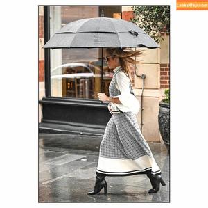 Amanda Holden photo #1091