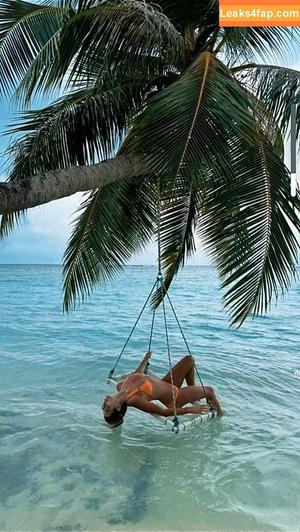 Amanda Holden photo #1468