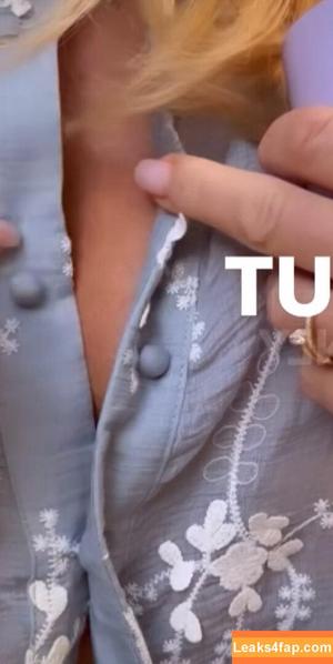 Amanda Holden photo #1688