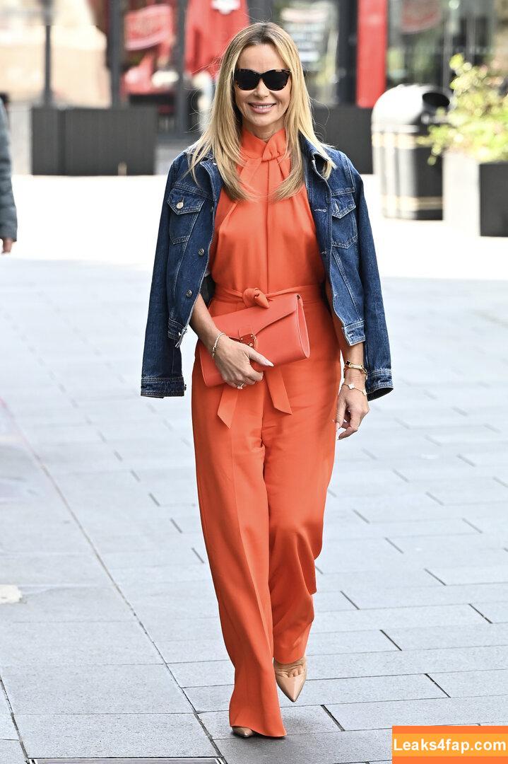 Amanda Holden / noholdenback leaked photo photo #2074