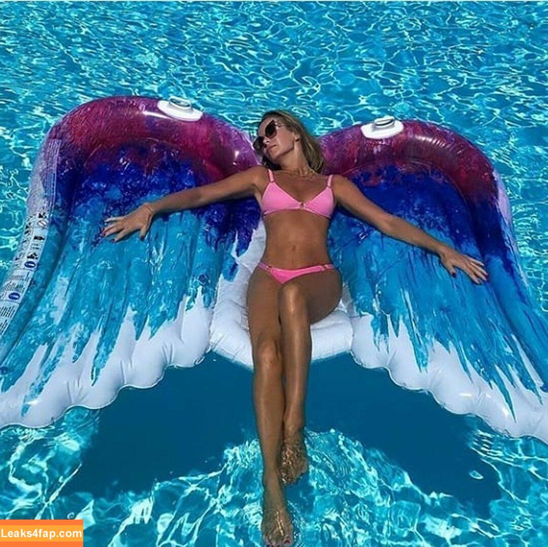 Amanda Holden / noholdenback leaked photo photo #2241