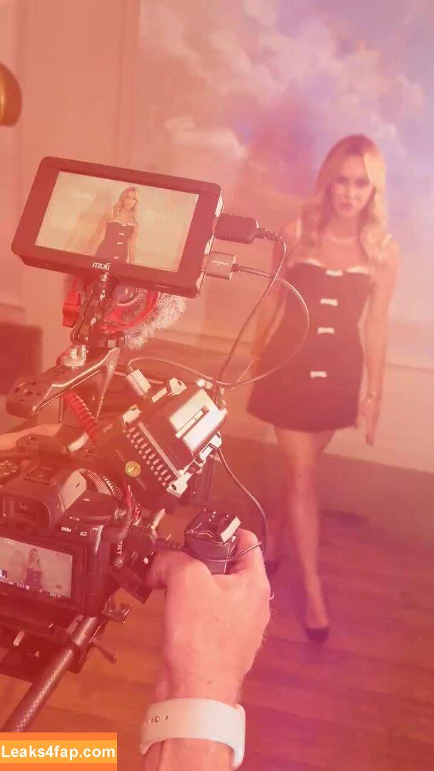 Amanda Holden / noholdenback leaked photo photo #2335