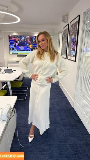 Amanda Holden photo #2454