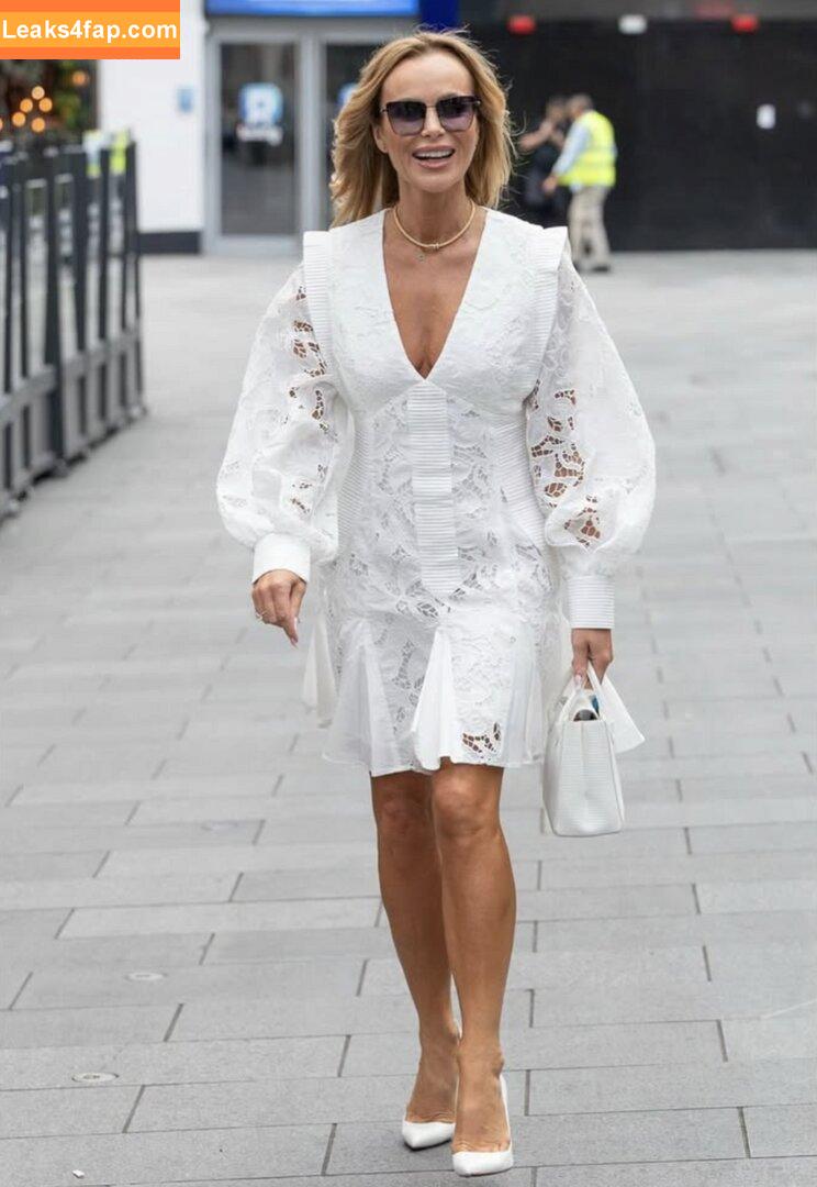 Amanda Holden / noholdenback leaked photo photo #3026