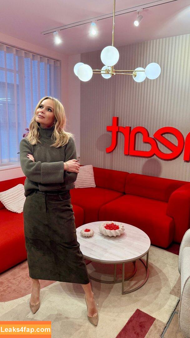 Amanda Holden / noholdenback leaked photo photo #3111
