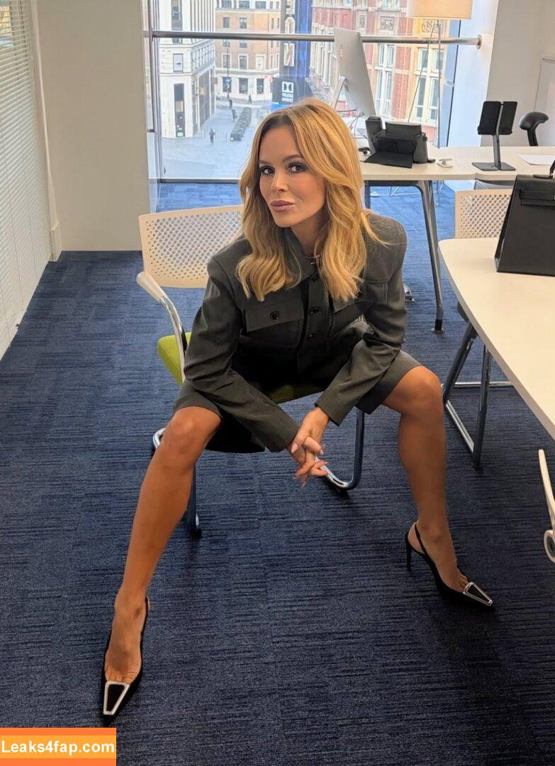 Amanda Holden / noholdenback leaked photo photo #3140