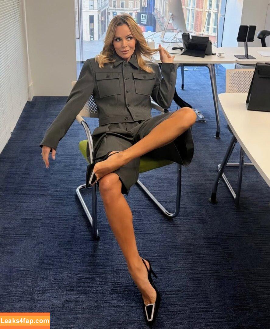 Amanda Holden / noholdenback leaked photo photo #3141