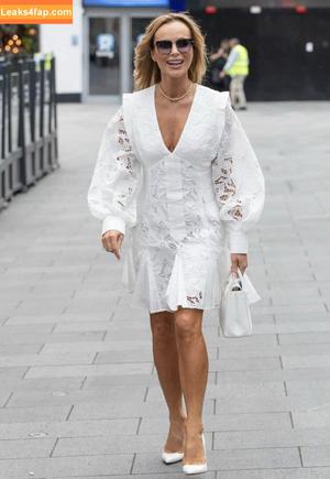 Amanda Holden photo #3026