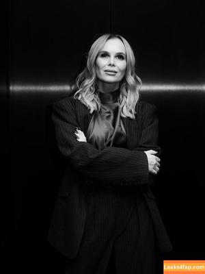 Amanda Holden photo #3105