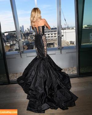 Amanda Holden photo #3165