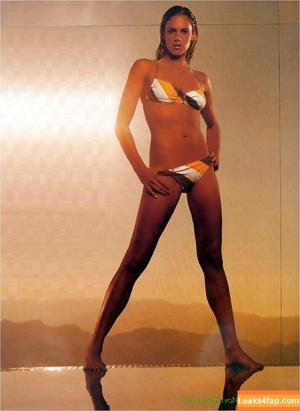 Amanda Righetti photo #0248