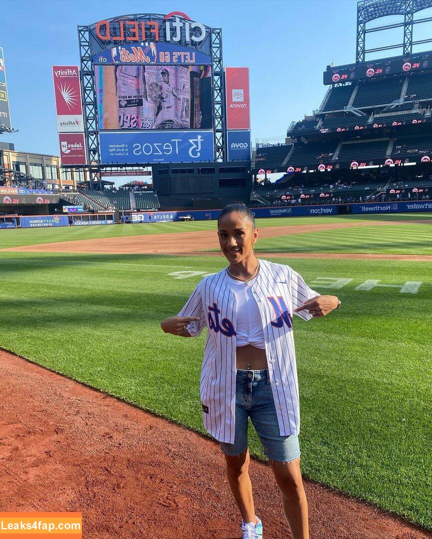 Amanda Serrano / Puerto Rican Boxer / serranosisters leaked photo photo #0061