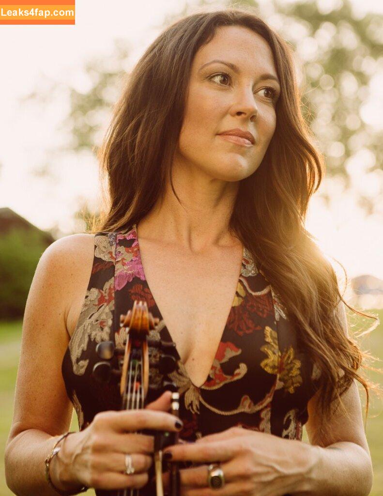 Amanda Shires / amandapearlshires leaked photo photo #0020