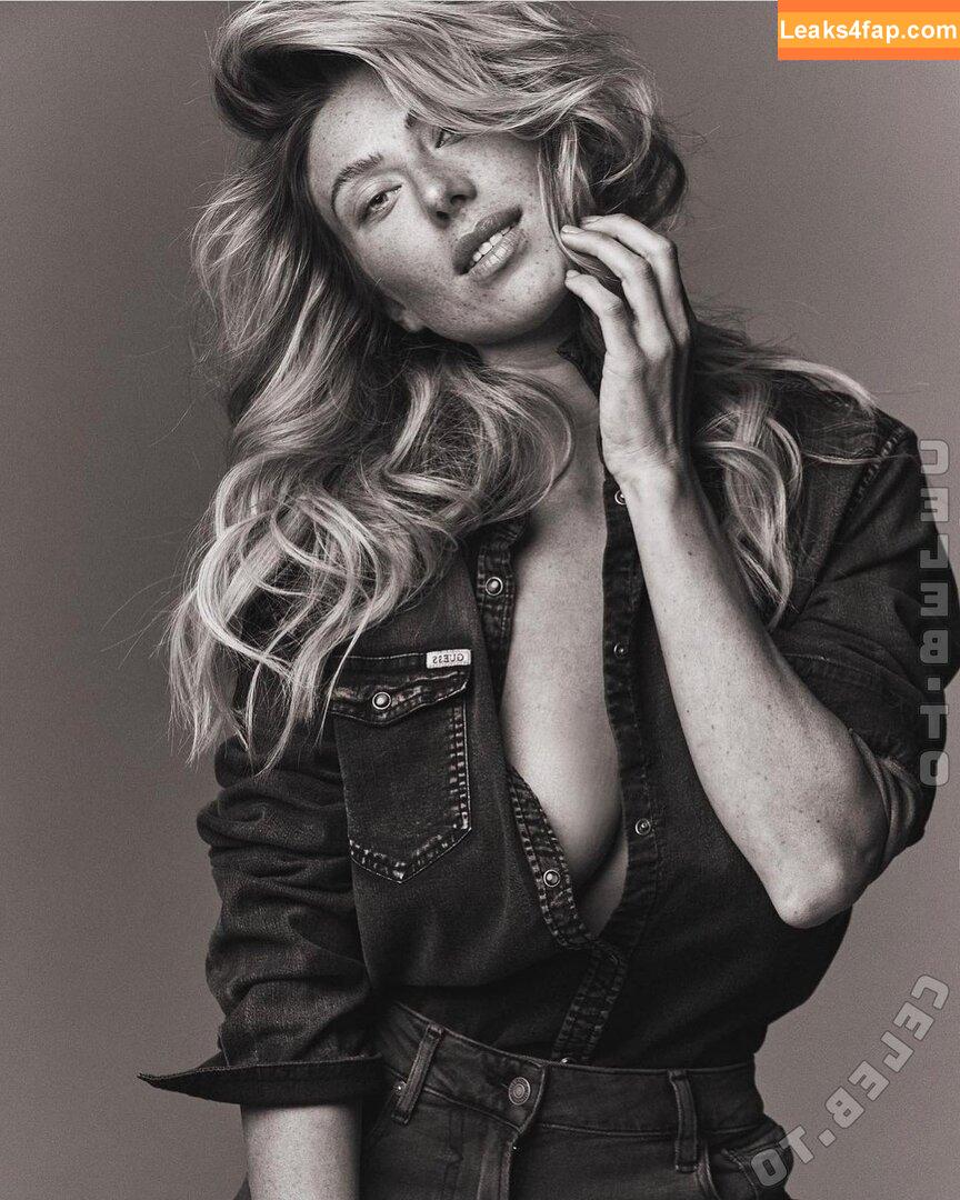 Amanda Tutschek / masterpiecemag / paintmypeach leaked photo photo #0086