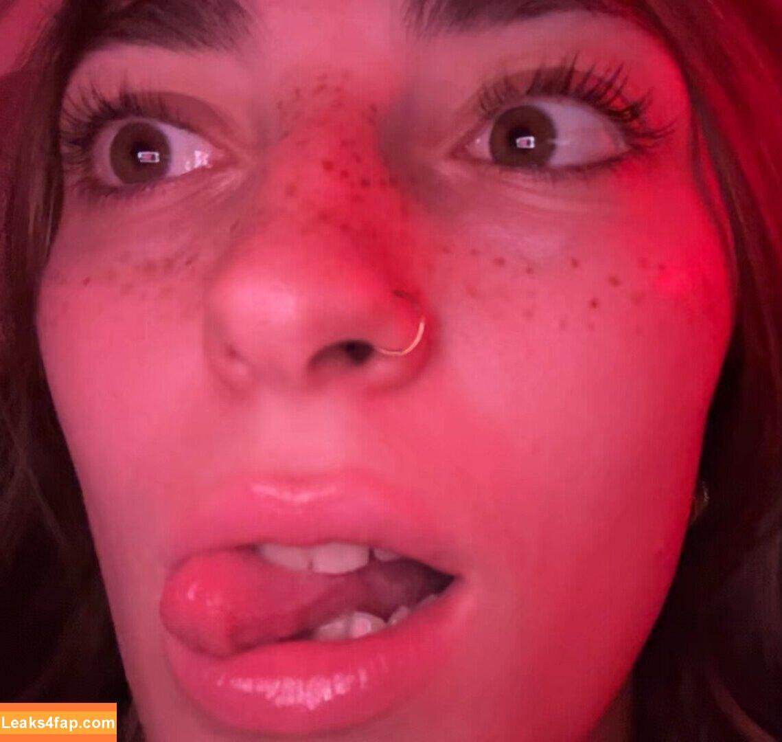 amandakat13 / amanda.gaudiosi leaked photo photo #0002