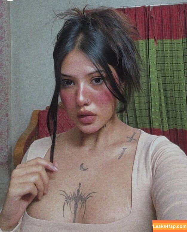 amar_ami_tahi_ free nudes