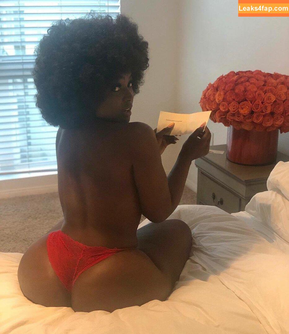 Amara La Negra / amaralanegraaln leaked photo photo #0001