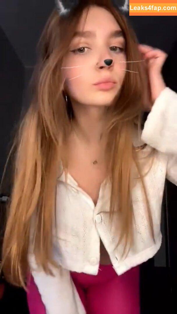 Amateur Streamers / radiatedfox leaked photo photo #0076